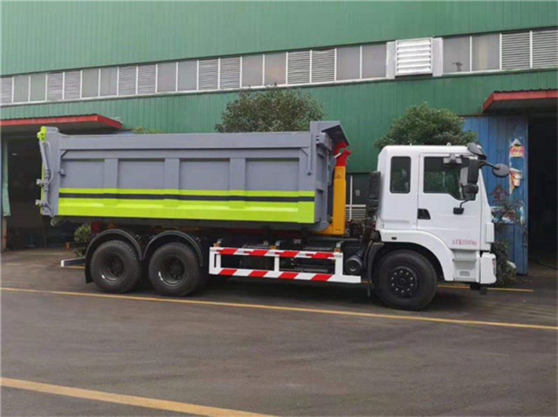 勾臂式18方20方污泥清運(yùn)車(chē)